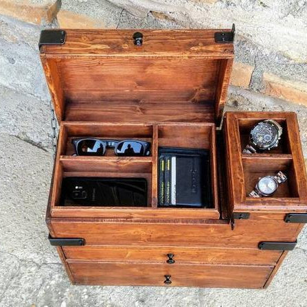 Hidden compartment jewelry box